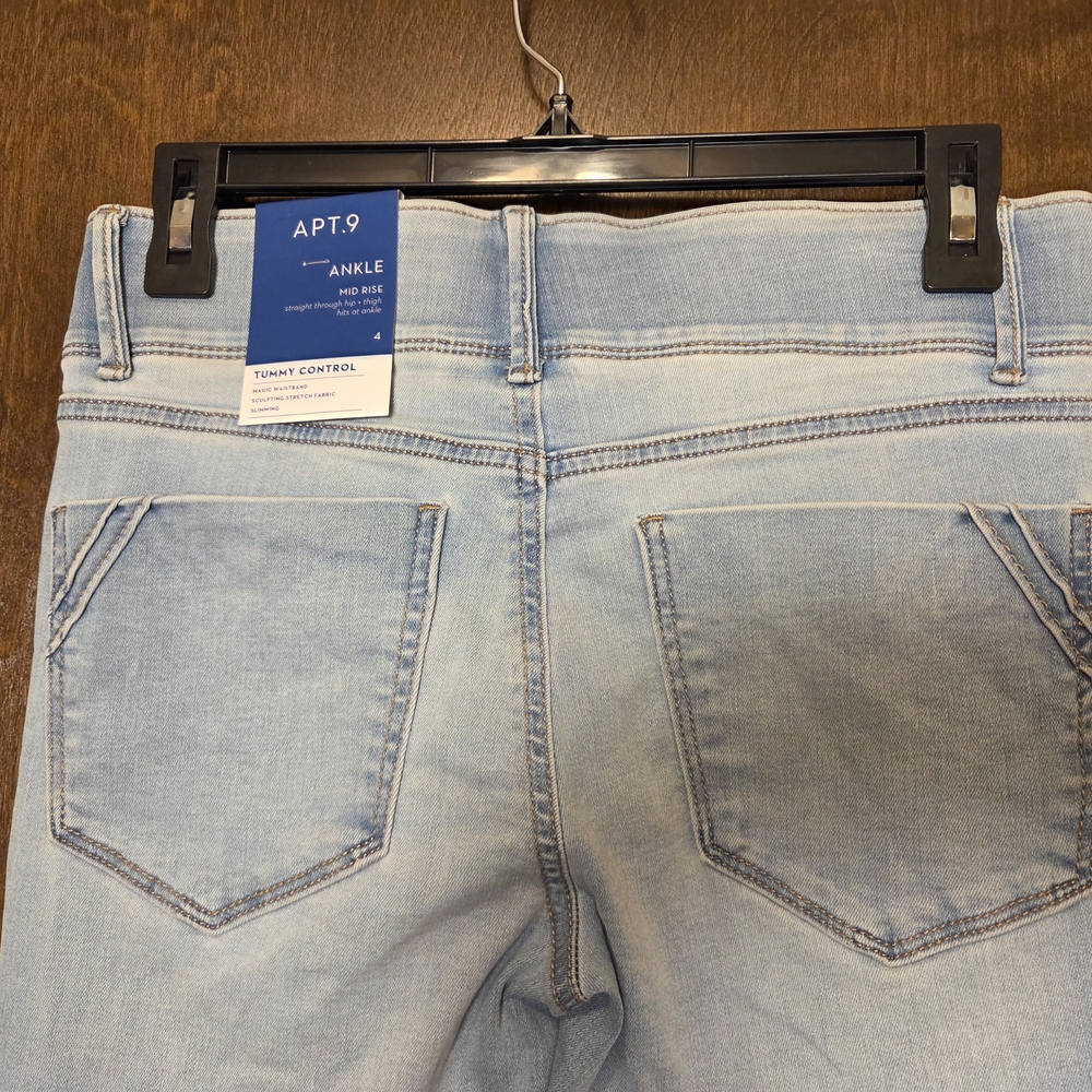 Apt 9 Light Wash Mid Rise Tummy Control Ankle Jeans NWT - Picture 7 of 12